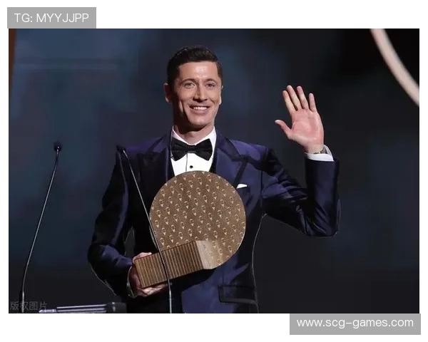 莱万多夫斯基家庭生活曝光引发关注